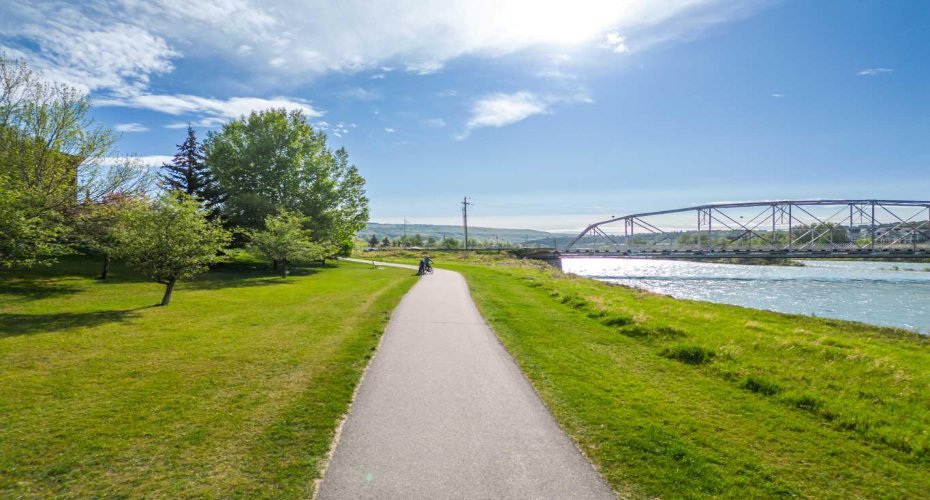 297 Riviera Way, Cochrane, Alberta T4C 2A4, 3 Bedrooms Bedrooms, ,3 BathroomsBathrooms,Residential,For Sale,Riviera,A2291356