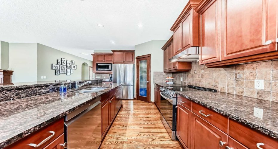 Another view of the beautiful kitchen!