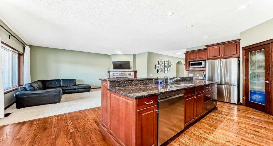 123 PARKMERE Court, Chestermere, Alberta T1X 1V5, 4 Bedrooms Bedrooms, ,3 BathroomsBathrooms,Residential,For Sale,PARKMERE,A2291374