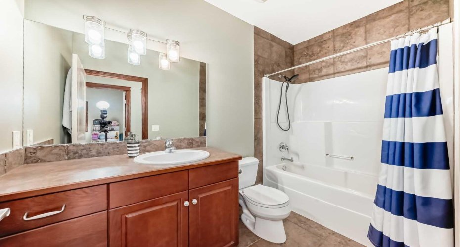 Main floor four piece bath!