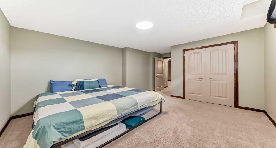 123 PARKMERE Court, Chestermere, Alberta T1X 1V5, 4 Bedrooms Bedrooms, ,3 BathroomsBathrooms,Residential,For Sale,PARKMERE,A2291374