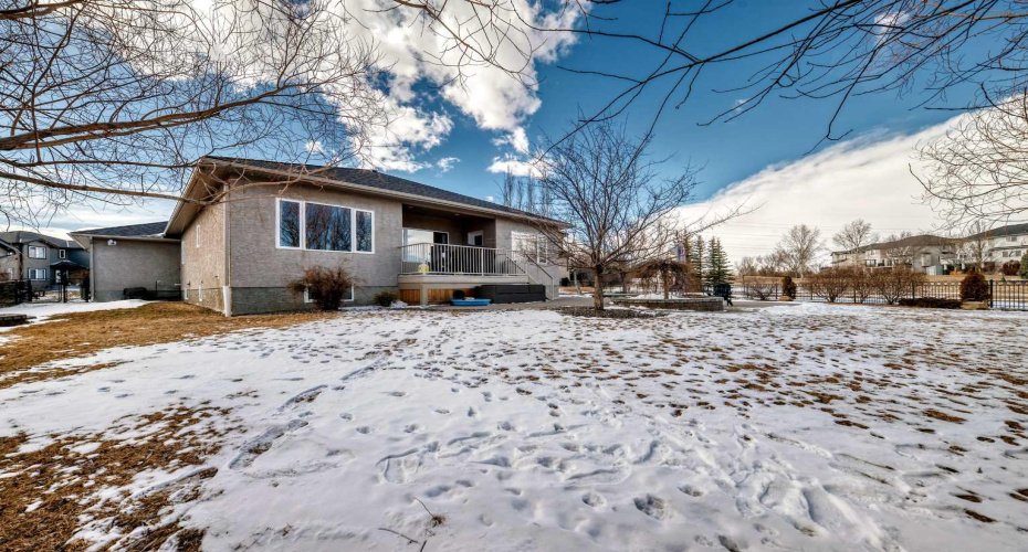 123 PARKMERE Court, Chestermere, Alberta T1X 1V5, 4 Bedrooms Bedrooms, ,3 BathroomsBathrooms,Residential,For Sale,PARKMERE,A2291374