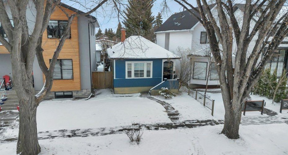 2612 26A Street, Calgary, Alberta T3E 2C7, 3 Bedrooms Bedrooms, ,2 BathroomsBathrooms,Residential,For Sale,26A,A2291702