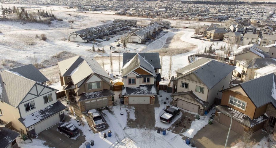 48 Heritage Green, Cochrane, Alberta T4C 0L3, 4 Bedrooms Bedrooms, ,4 BathroomsBathrooms,Residential,For Sale,Heritage,A2291764