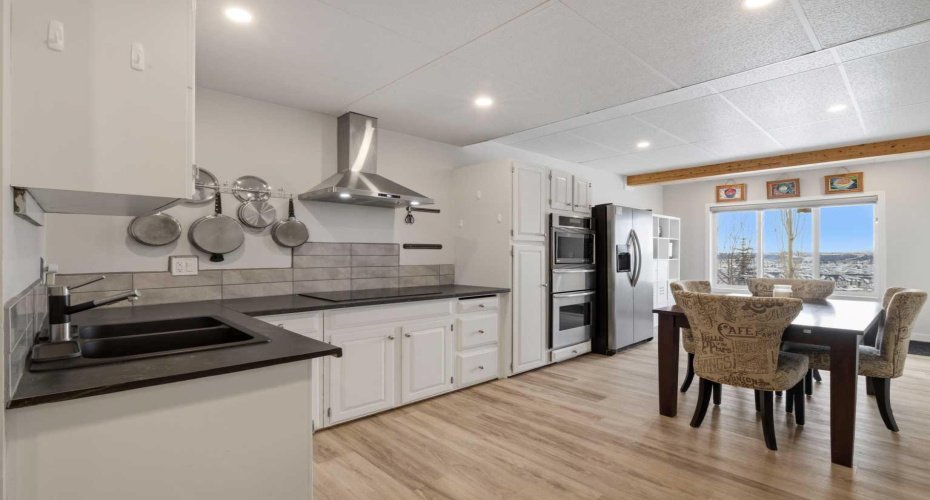 Full eat-in kitchen.