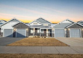 12572 Crestmont Boulevard, Calgary, Alberta T3B6J5, 2 Bedrooms Bedrooms, ,3 BathroomsBathrooms,Residential,For Sale,Crestmont,A2291827