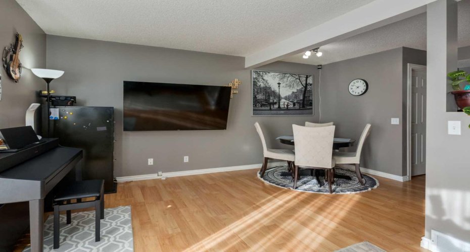 41 Harvest Glen Heights, Calgary, Alberta T3K 4L3, 3 Bedrooms Bedrooms, ,2 BathroomsBathrooms,Residential,For Sale,Harvest Glen,A2293049