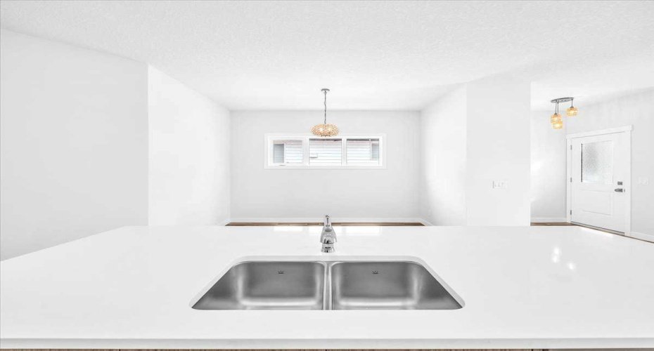 1014 Limit Avenue, Crossfield, Alberta T0M 0S0, 2 Bedrooms Bedrooms, ,2 BathroomsBathrooms,Residential,For Sale,Limit,A2292015