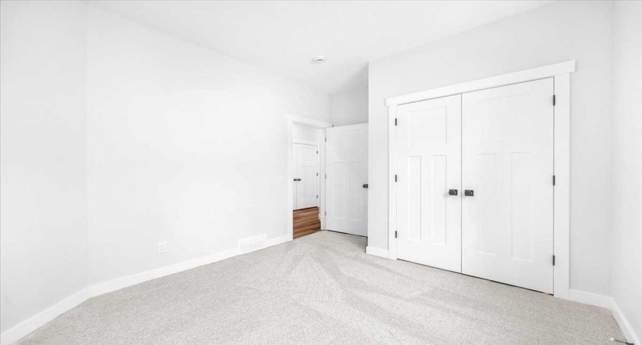 1014 Limit Avenue, Crossfield, Alberta T0M 0S0, 2 Bedrooms Bedrooms, ,2 BathroomsBathrooms,Residential,For Sale,Limit,A2292015