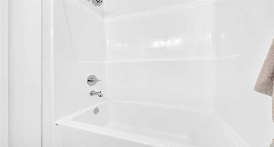 1014 Limit Avenue, Crossfield, Alberta T0M 0S0, 2 Bedrooms Bedrooms, ,2 BathroomsBathrooms,Residential,For Sale,Limit,A2292015