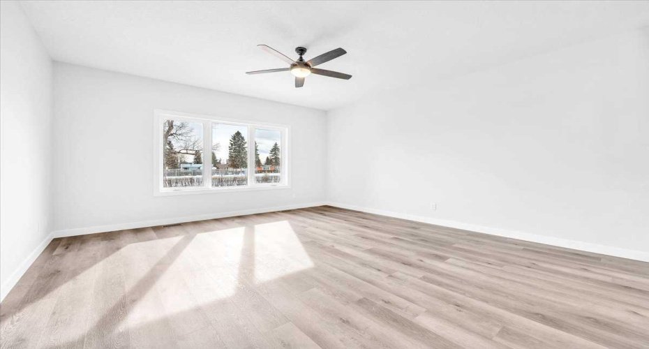 1014 Limit Avenue, Crossfield, Alberta T0M 0S0, 2 Bedrooms Bedrooms, ,2 BathroomsBathrooms,Residential,For Sale,Limit,A2292015
