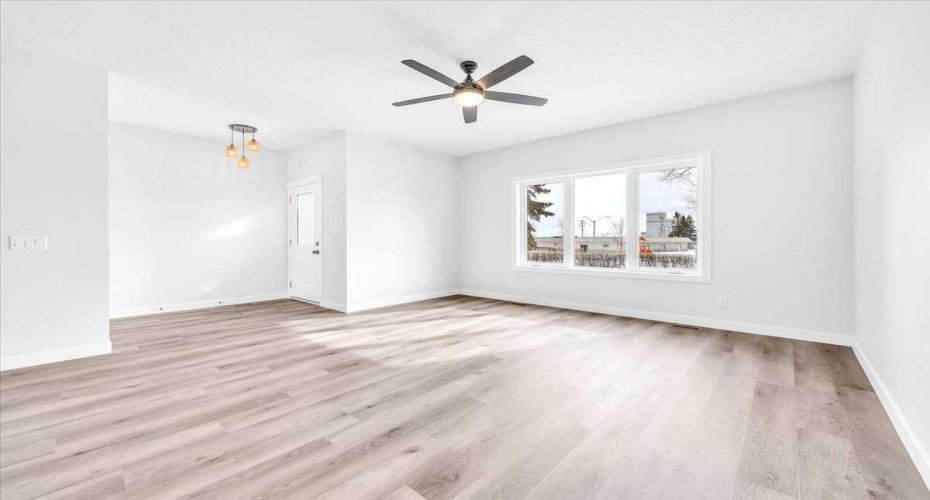 1014 Limit Avenue, Crossfield, Alberta T0M 0S0, 2 Bedrooms Bedrooms, ,2 BathroomsBathrooms,Residential,For Sale,Limit,A2292015