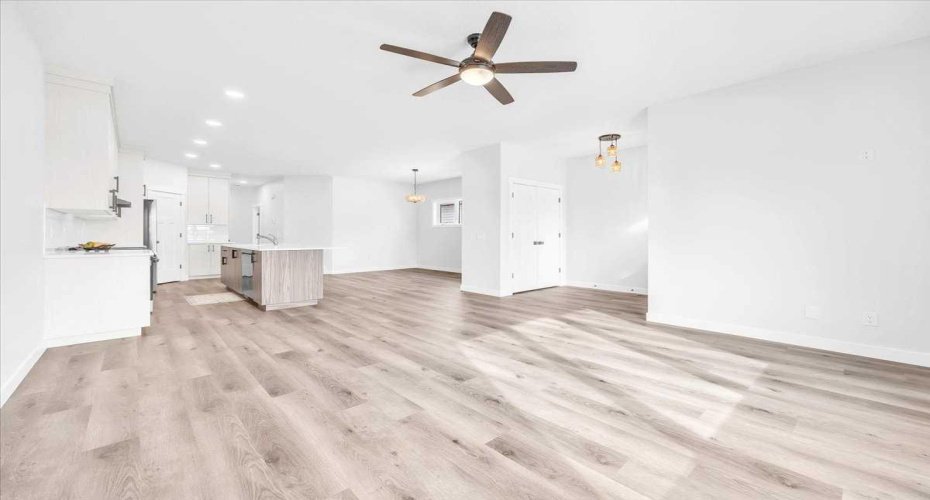 1014 Limit Avenue, Crossfield, Alberta T0M 0S0, 2 Bedrooms Bedrooms, ,2 BathroomsBathrooms,Residential,For Sale,Limit,A2292015
