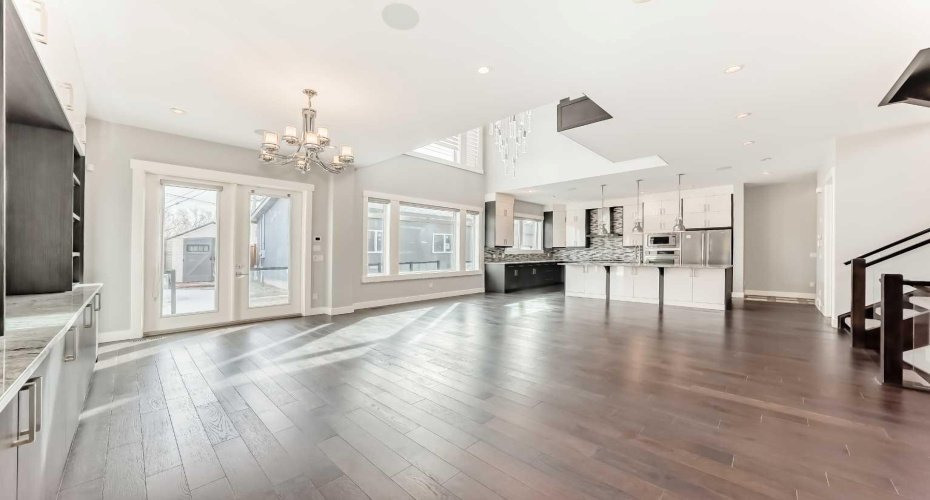 230 37 Street, Calgary, Alberta T2N 3B7, 5 Bedrooms Bedrooms, ,5 BathroomsBathrooms,Residential,For Sale,37,A2292096