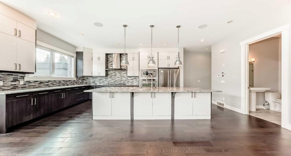 230 37 Street, Calgary, Alberta T2N 3B7, 5 Bedrooms Bedrooms, ,5 BathroomsBathrooms,Residential,For Sale,37,A2292096