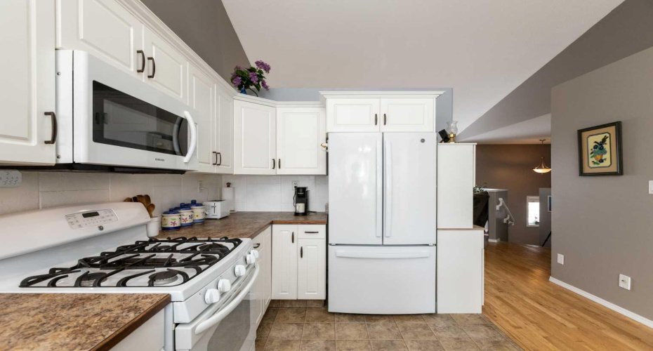 10 Hawthorne Way, Penhold, Alberta T0M1R0, 3 Bedrooms Bedrooms, ,3 BathroomsBathrooms,Residential,For Sale,Hawthorne,A2292117