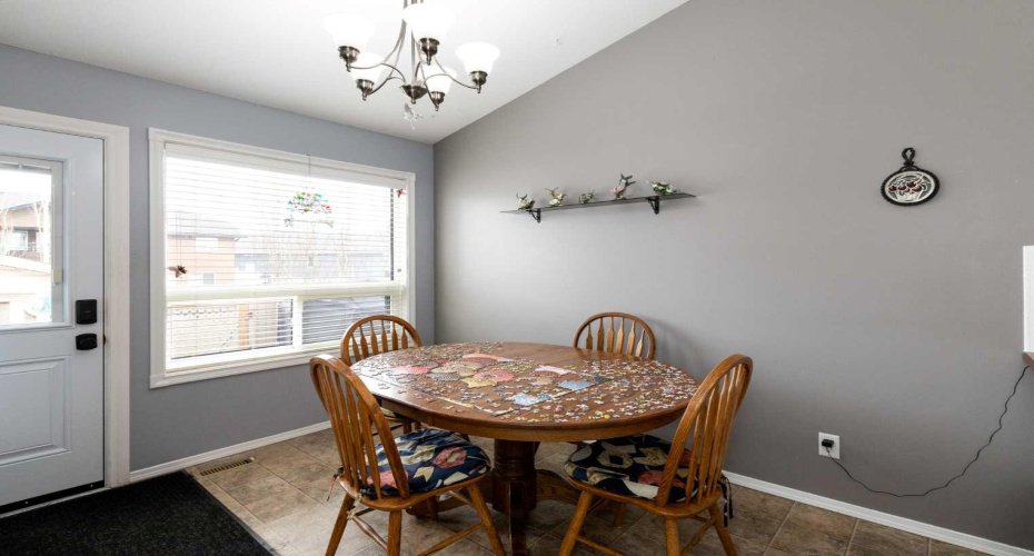 10 Hawthorne Way, Penhold, Alberta T0M1R0, 3 Bedrooms Bedrooms, ,3 BathroomsBathrooms,Residential,For Sale,Hawthorne,A2292117