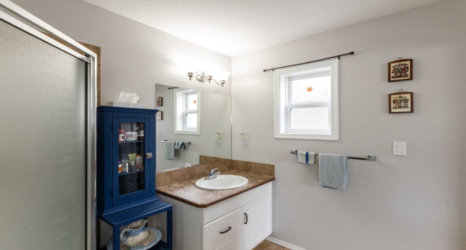 10 Hawthorne Way, Penhold, Alberta T0M1R0, 3 Bedrooms Bedrooms, ,3 BathroomsBathrooms,Residential,For Sale,Hawthorne,A2292117