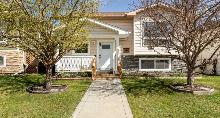 10 Hawthorne Way, Penhold, Alberta T0M1R0, 3 Bedrooms Bedrooms, ,3 BathroomsBathrooms,Residential,For Sale,Hawthorne,A2292117