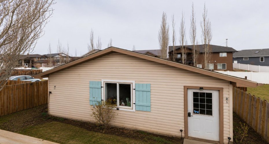 10 Hawthorne Way, Penhold, Alberta T0M1R0, 3 Bedrooms Bedrooms, ,3 BathroomsBathrooms,Residential,For Sale,Hawthorne,A2292117