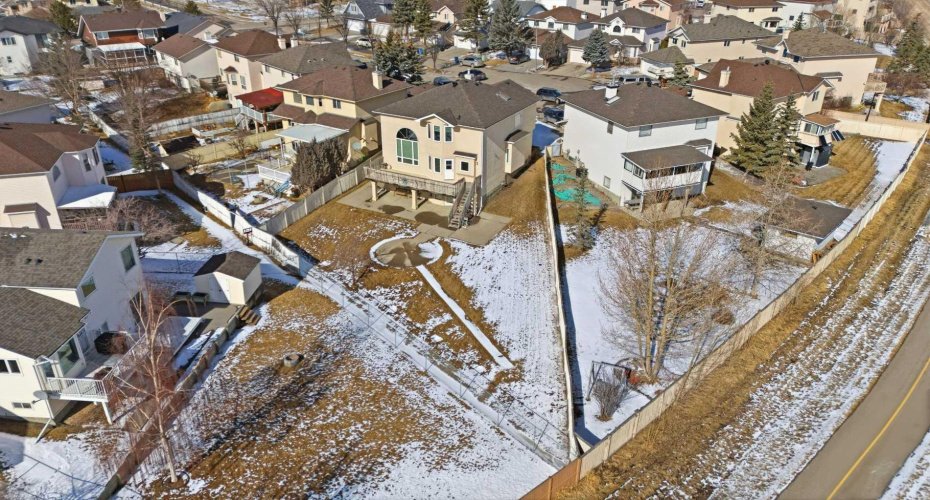 141 Coral Springs Place, Calgary, Alberta T3J 3M6, 7 Bedrooms Bedrooms, ,4 BathroomsBathrooms,Residential,For Sale,Coral Springs,A2292310