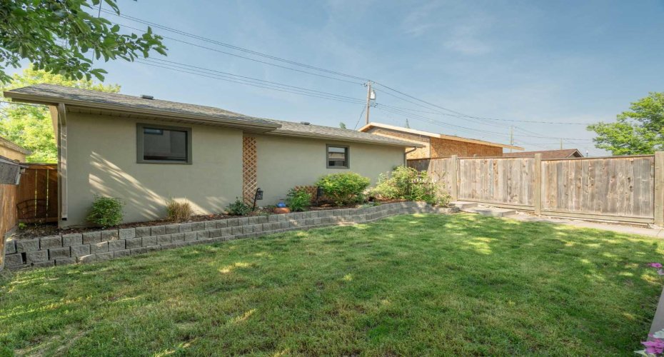 1914 Broadview Road, Calgary, Alberta T2N 3h7, 5 Bedrooms Bedrooms, ,4 BathroomsBathrooms,Residential,For Sale,Broadview,A2292394