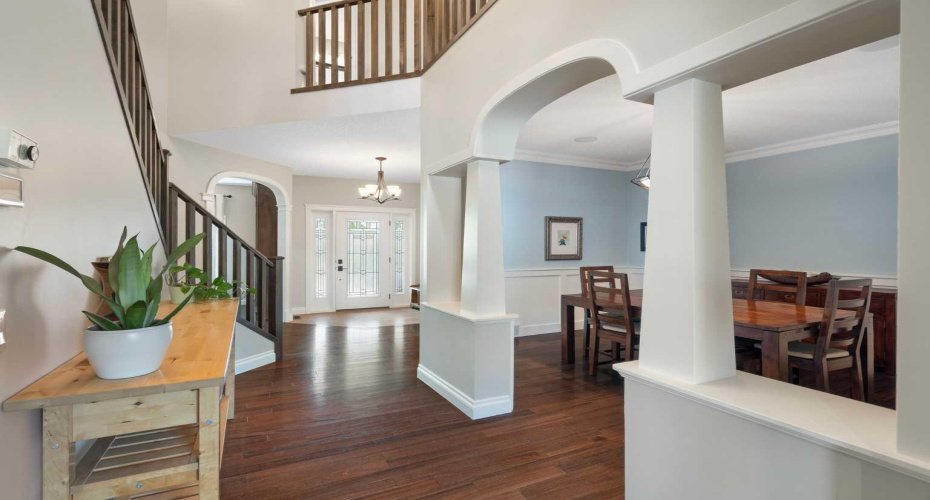 1914 Broadview Road, Calgary, Alberta T2N 3h7, 5 Bedrooms Bedrooms, ,4 BathroomsBathrooms,Residential,For Sale,Broadview,A2292394