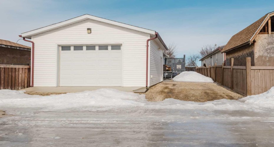 9015 88 Avenue, Grande Prairie, Alberta T8X1V5, 3 Bedrooms Bedrooms, ,2 BathroomsBathrooms,Residential,For Sale,88,A2292418