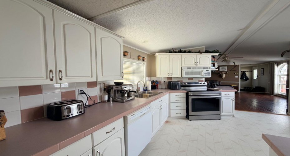 254 Skogg Avenue, Hinton, Alberta T7V1A6, 3 Bedrooms Bedrooms, ,2 BathroomsBathrooms,Residential,For Sale,Skogg,A2292432