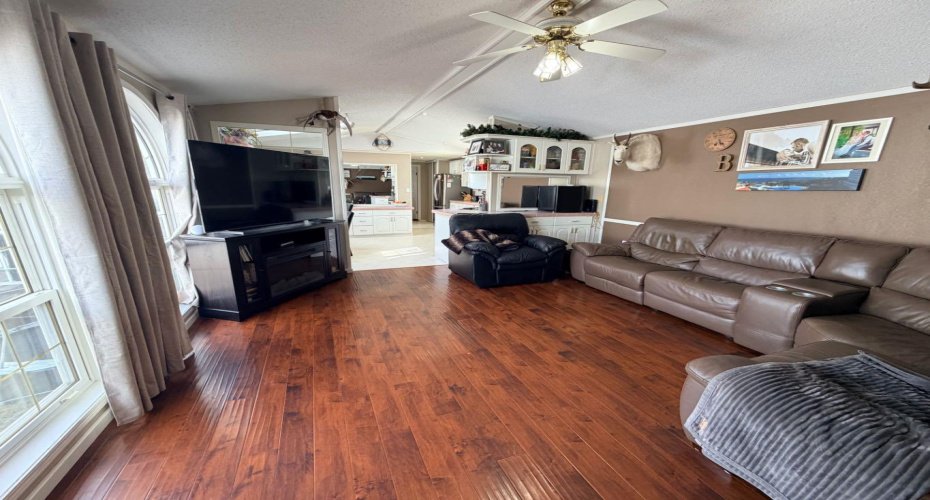 254 Skogg Avenue, Hinton, Alberta T7V1A6, 3 Bedrooms Bedrooms, ,2 BathroomsBathrooms,Residential,For Sale,Skogg,A2292432