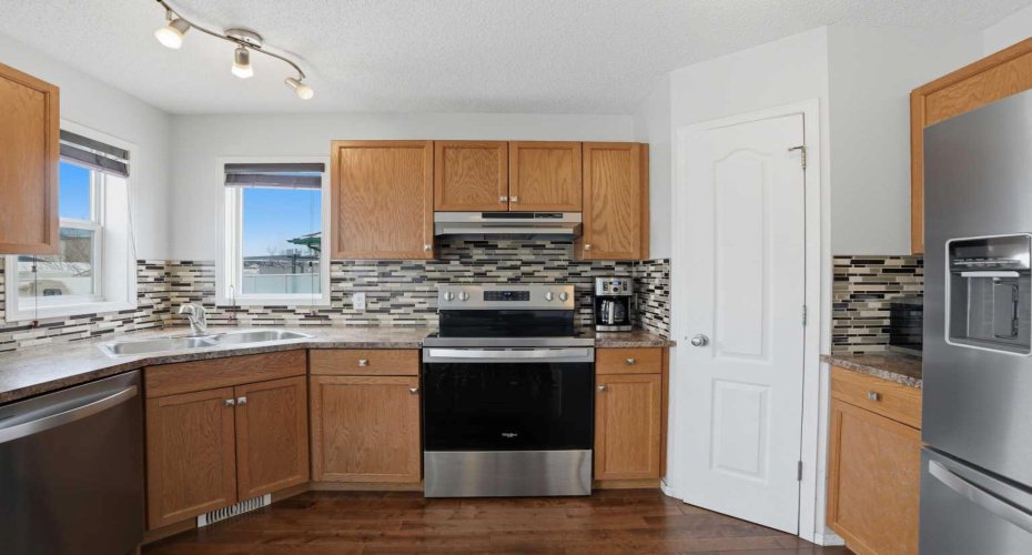 138 Creekside Bay, Airdrie, Alberta T4B 2X8, 4 Bedrooms Bedrooms, ,3 BathroomsBathrooms,Residential,For Sale,Creekside,A2292435