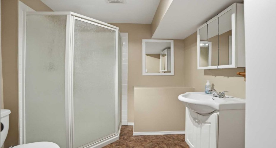 138 Creekside Bay, Airdrie, Alberta T4B 2X8, 4 Bedrooms Bedrooms, ,3 BathroomsBathrooms,Residential,For Sale,Creekside,A2292435