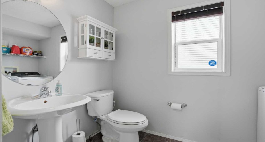 138 Creekside Bay, Airdrie, Alberta T4B 2X8, 4 Bedrooms Bedrooms, ,3 BathroomsBathrooms,Residential,For Sale,Creekside,A2292435