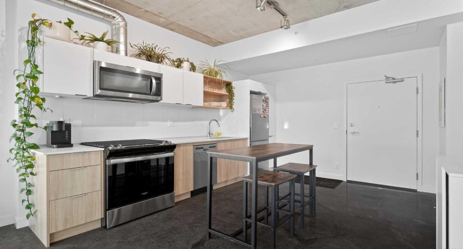 1319 14 Avenue, Calgary, Alberta T3C 0W3, 1 Bedroom Bedrooms, ,1 BathroomBathrooms,Residential,For Sale,14,A2292441