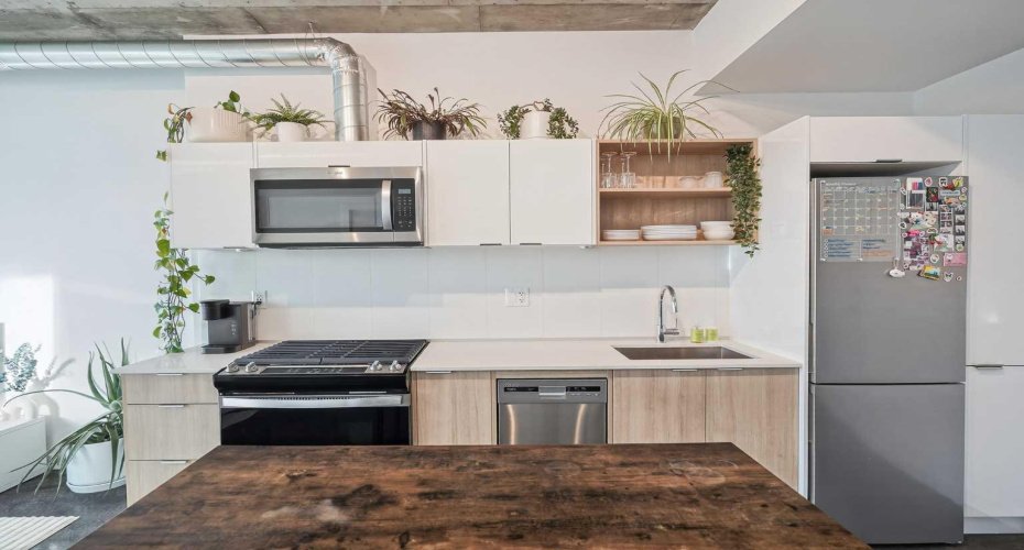 1319 14 Avenue, Calgary, Alberta T3C 0W3, 1 Bedroom Bedrooms, ,1 BathroomBathrooms,Residential,For Sale,14,A2292441