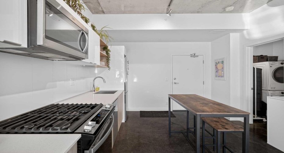 1319 14 Avenue, Calgary, Alberta T3C 0W3, 1 Bedroom Bedrooms, ,1 BathroomBathrooms,Residential,For Sale,14,A2292441