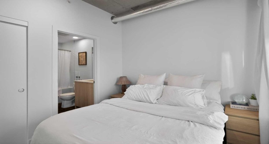 1319 14 Avenue, Calgary, Alberta T3C 0W3, 1 Bedroom Bedrooms, ,1 BathroomBathrooms,Residential,For Sale,14,A2292441