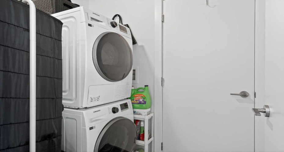 1319 14 Avenue, Calgary, Alberta T3C 0W3, 1 Bedroom Bedrooms, ,1 BathroomBathrooms,Residential,For Sale,14,A2292441