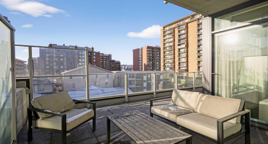 1319 14 Avenue, Calgary, Alberta T3C 0W3, 1 Bedroom Bedrooms, ,1 BathroomBathrooms,Residential,For Sale,14,A2292441