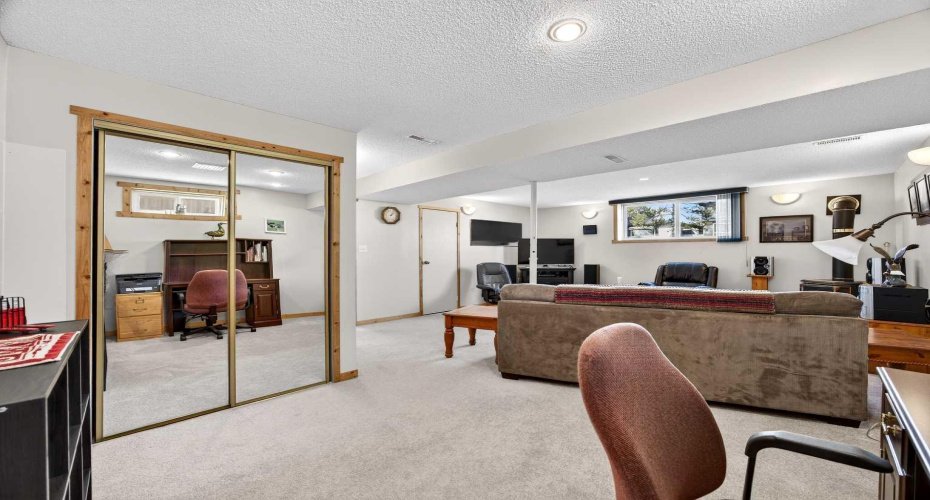 152 Maddock Way, Calgary, Alberta T2A3X3, 3 Bedrooms Bedrooms, ,2 BathroomsBathrooms,Residential,For Sale,Maddock,A2292455