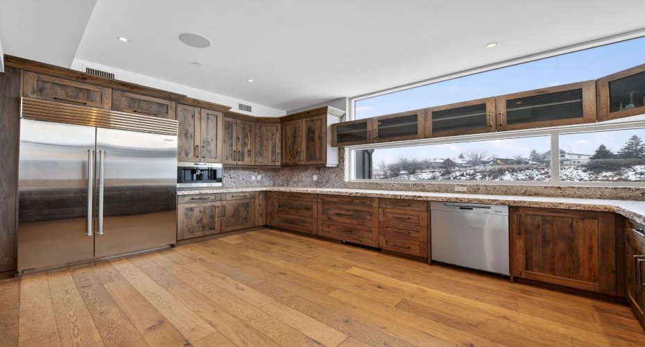 1015 11 Street, Calgary, Alberta T2G 3E9, 2 Bedrooms Bedrooms, ,9 BathroomsBathrooms,Residential,For Sale,11,A2292457