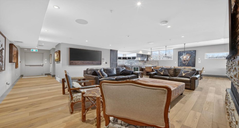 1015 11 Street, Calgary, Alberta T2G 3E9, 2 Bedrooms Bedrooms, ,9 BathroomsBathrooms,Residential,For Sale,11,A2292457