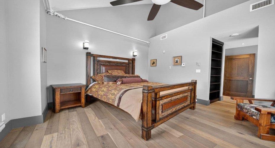 1015 11 Street, Calgary, Alberta T2G 3E9, 2 Bedrooms Bedrooms, ,9 BathroomsBathrooms,Residential,For Sale,11,A2292457