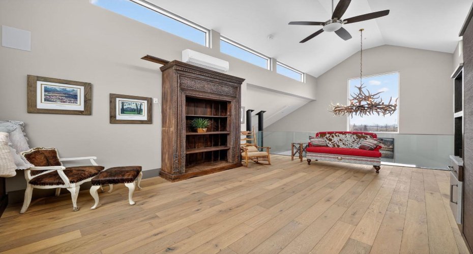 1015 11 Street, Calgary, Alberta T2G 3E9, 2 Bedrooms Bedrooms, ,9 BathroomsBathrooms,Residential,For Sale,11,A2292457