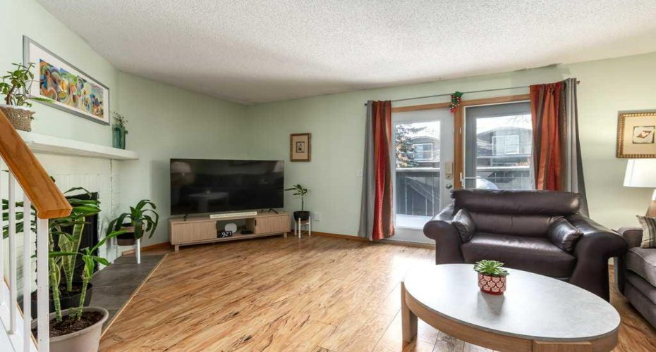 7172 Coach Hill Road, Calgary, Alberta T3H 1C8, 3 Bedrooms Bedrooms, ,2 BathroomsBathrooms,Residential,For Sale,Coach Hill,A2292465