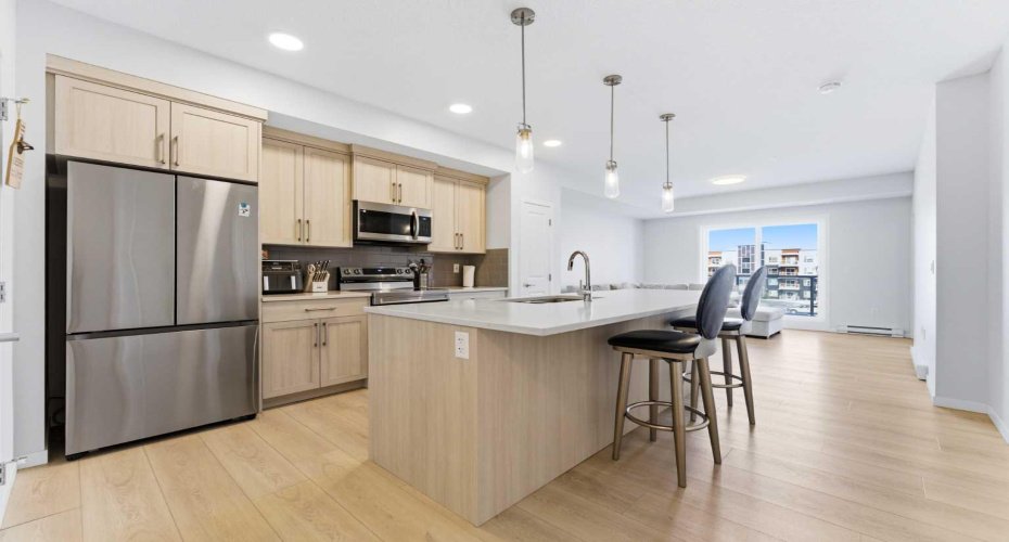 550 Belmont Street, Calgary, Alberta T2X 5X1, 2 Bedrooms Bedrooms, ,2 BathroomsBathrooms,Residential,For Sale,Belmont,A2292480