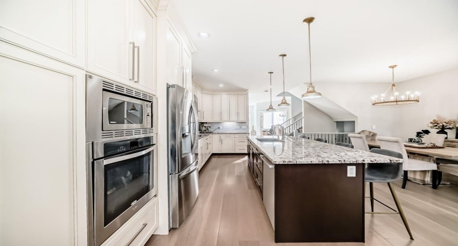 4627 83 Street, Calgary, Alberta T3B 2R1, 4 Bedrooms Bedrooms, ,4 BathroomsBathrooms,Residential,For Sale,83,A2292481