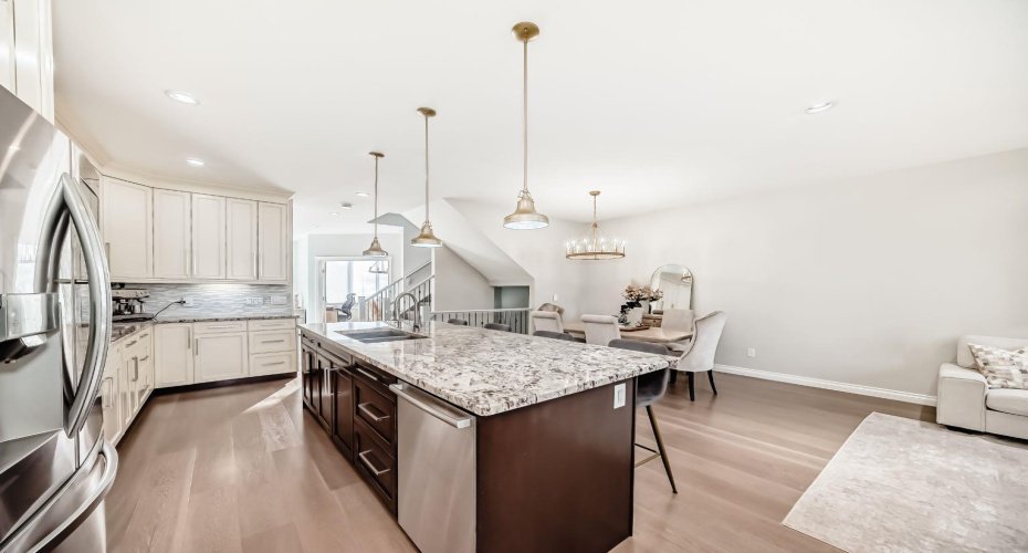 4627 83 Street, Calgary, Alberta T3B 2R1, 4 Bedrooms Bedrooms, ,4 BathroomsBathrooms,Residential,For Sale,83,A2292481