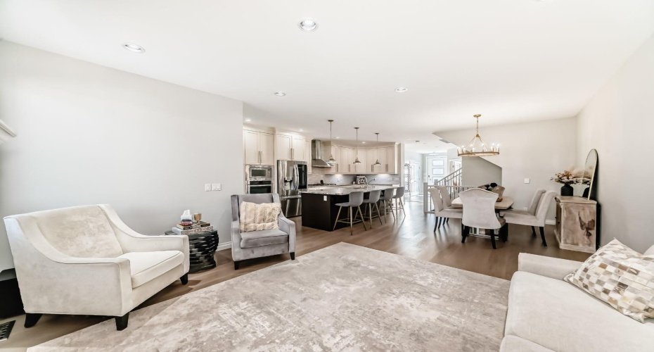 4627 83 Street, Calgary, Alberta T3B 2R1, 4 Bedrooms Bedrooms, ,4 BathroomsBathrooms,Residential,For Sale,83,A2292481