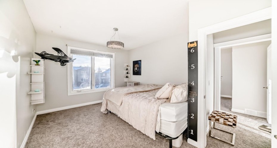 4627 83 Street, Calgary, Alberta T3B 2R1, 4 Bedrooms Bedrooms, ,4 BathroomsBathrooms,Residential,For Sale,83,A2292481